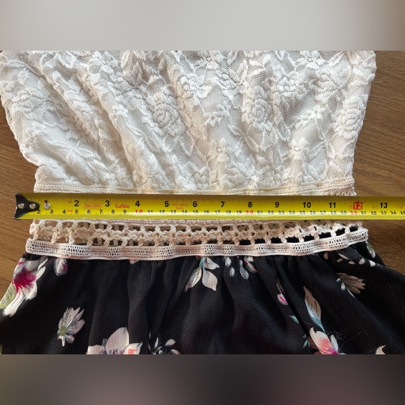 Perfect summer dress; only worn a couple of times - Picture 6 of 8